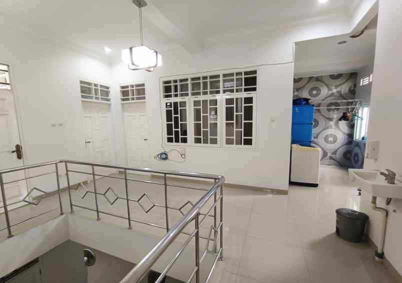 dijual rumah jl lingkar duren sawit