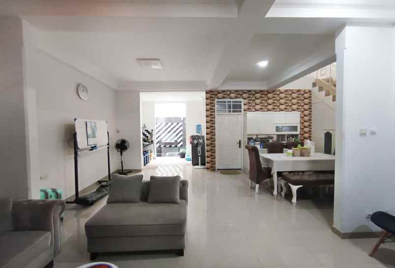 dijual rumah jl lingkar duren sawit