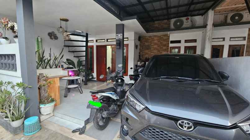 dijual rumah jl meruyung raya