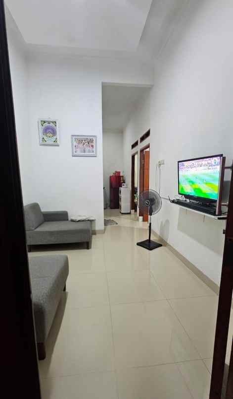 dijual rumah jl meruyung raya