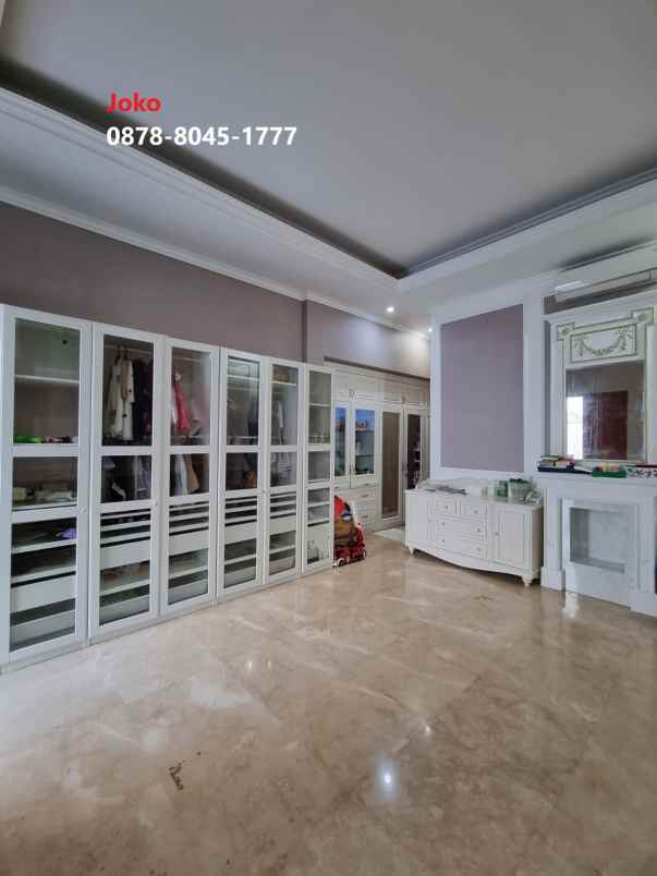 dijual rumah jl metro