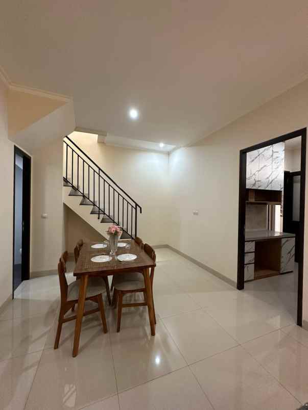 dijual rumah jl pagelarang