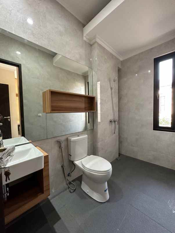 dijual rumah jl pagelarang