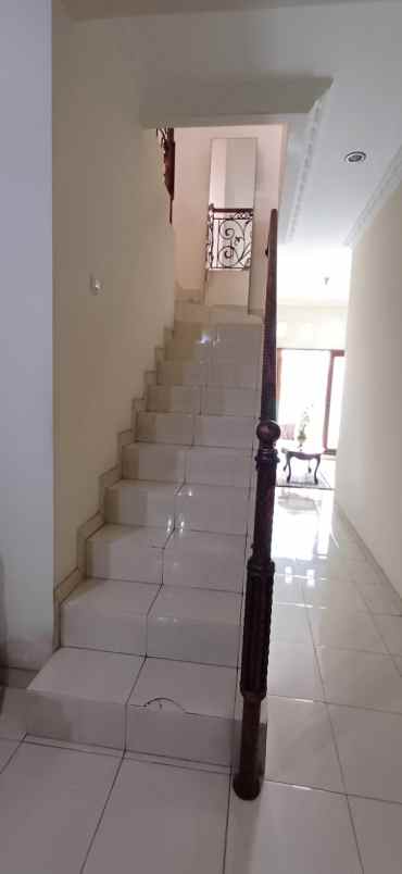 dijual rumah jl perdagangan 1 jakarta selatan