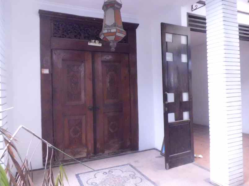 dijual rumah jl praja dalam