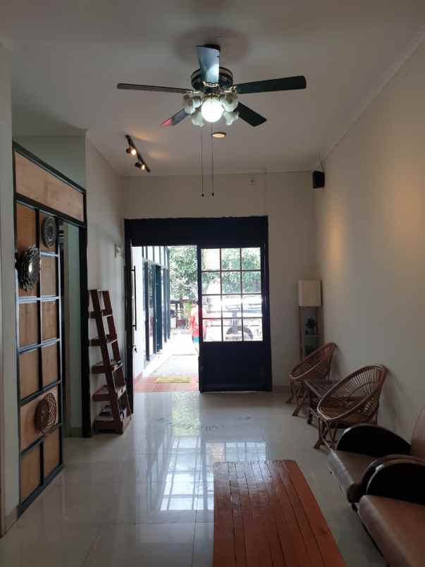 dijual rumah jl puri dago arcamanik