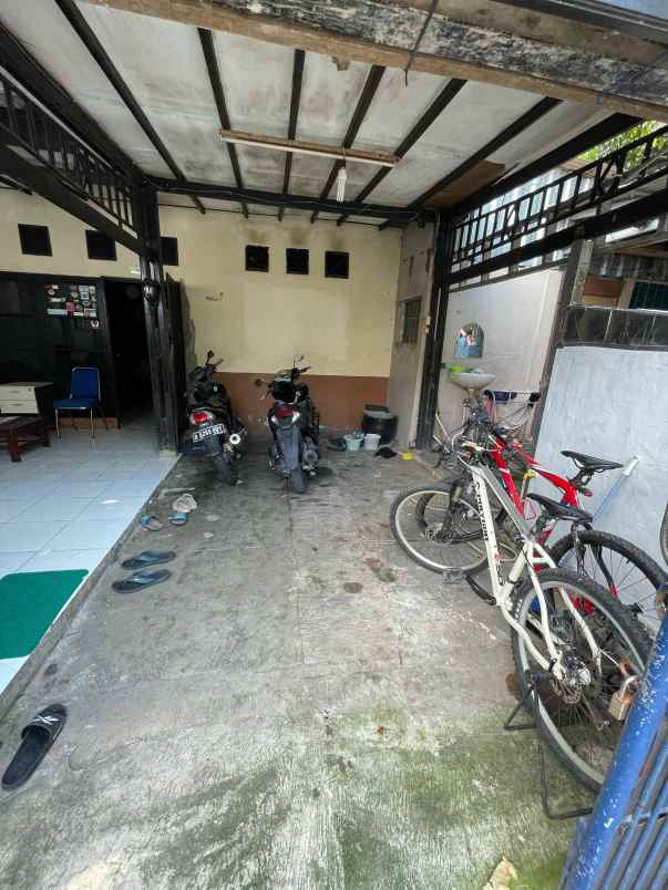 dijual rumah jl rajawali 6 blok dj6