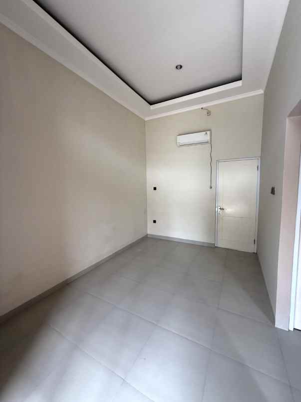 dijual rumah jl raya bojongsari depok