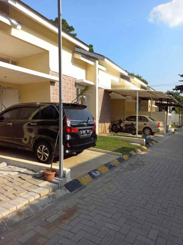 dijual rumah jl raya bojongsari depok