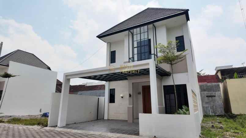 dijual rumah jl rejodani sariharjo