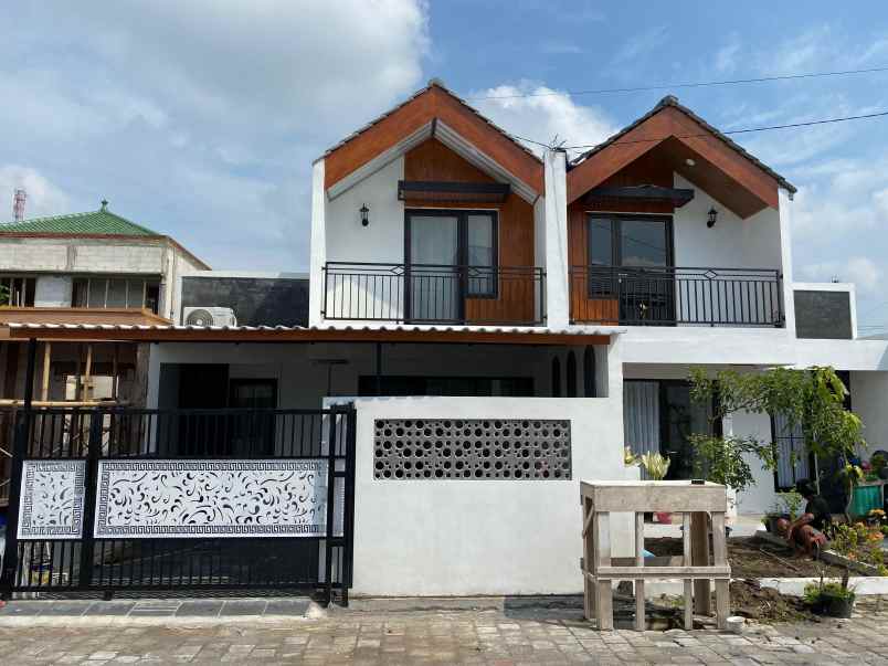 dijual rumah jl roro jonggrang no 26 22