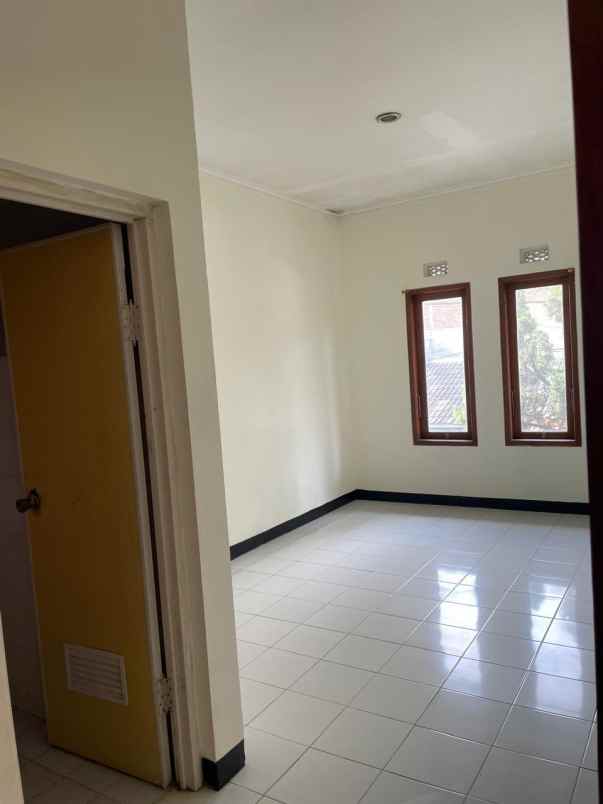dijual rumah jl saluyu indah riung