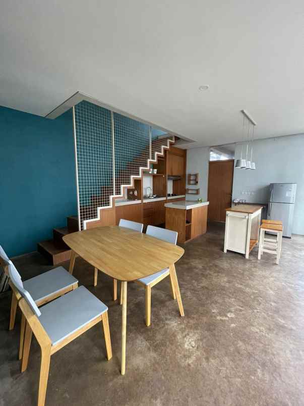 dijual rumah jl sariwangi