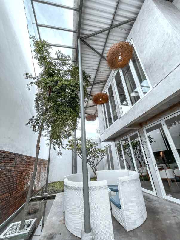 dijual rumah jl sariwangi