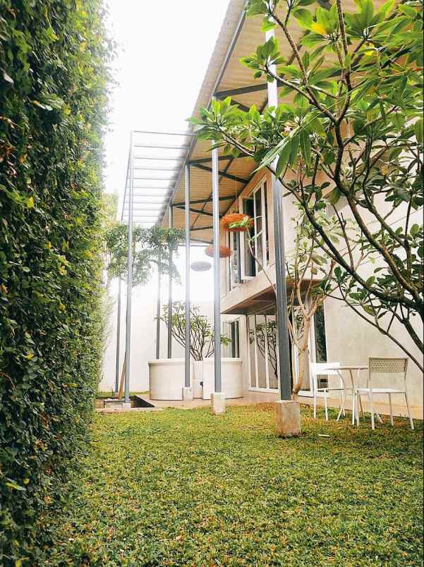 dijual rumah jl sariwangi