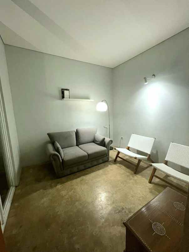 dijual rumah jl sariwangi