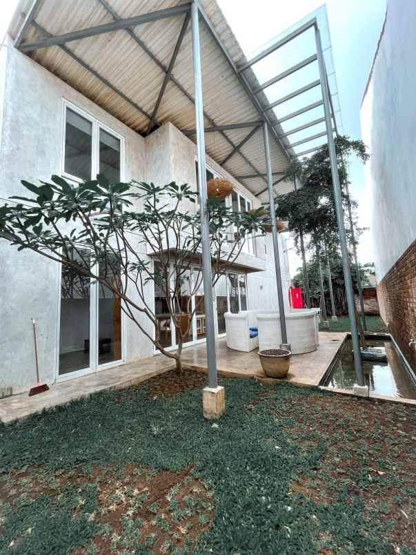 dijual rumah jl sariwangi