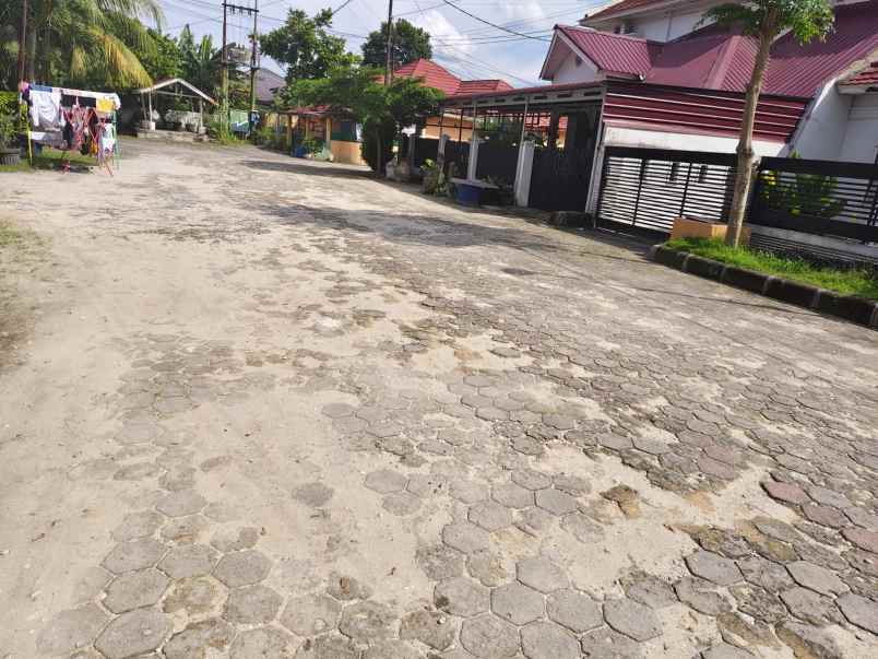 dijual rumah jl sialangbungkuk