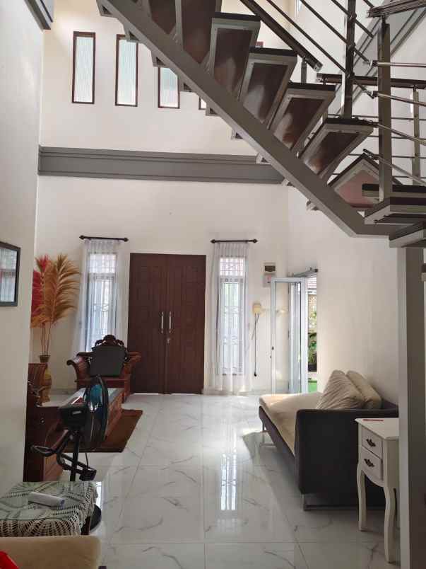 dijual rumah jl sialangbungkuk