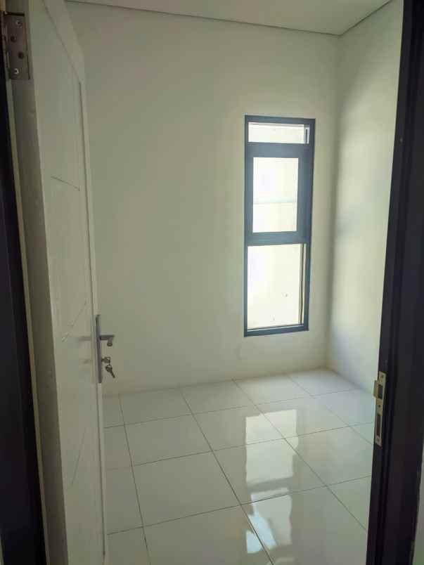 dijual rumah jl terusan jakarta