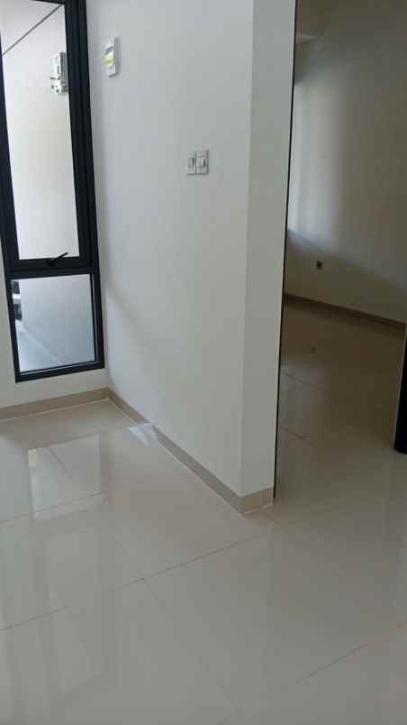dijual rumah jl terusan jakarta