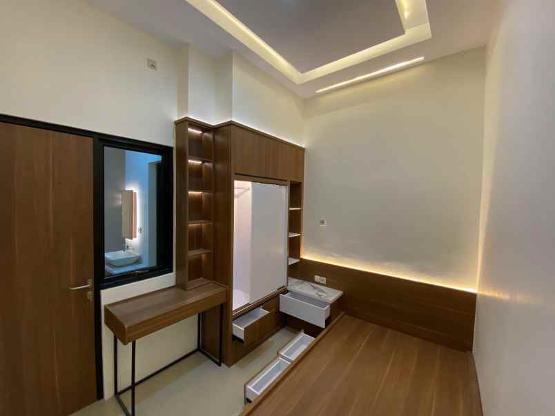 dijual rumah jl utama pd kulon pondok