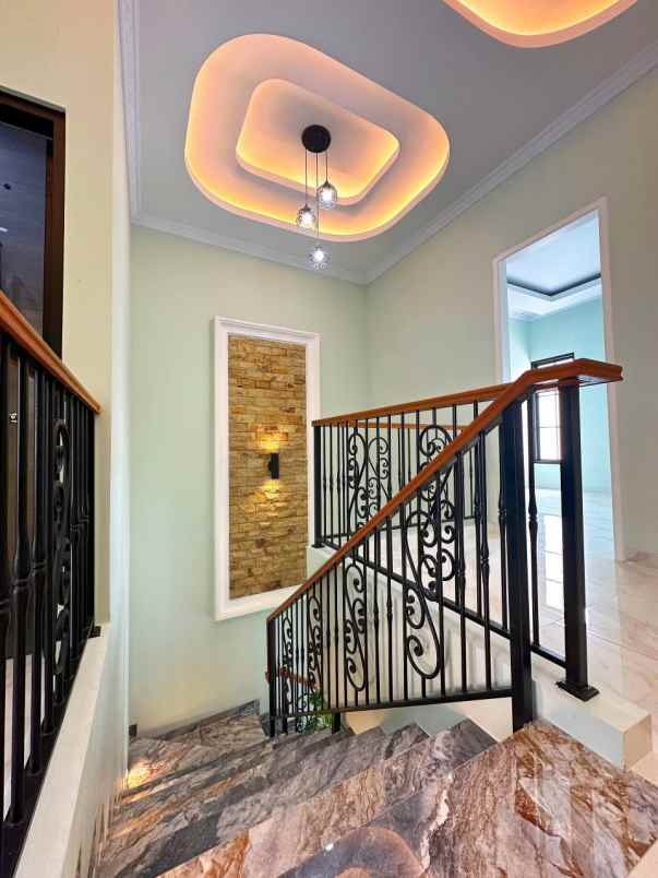 dijual rumah jln jagakarsa raya