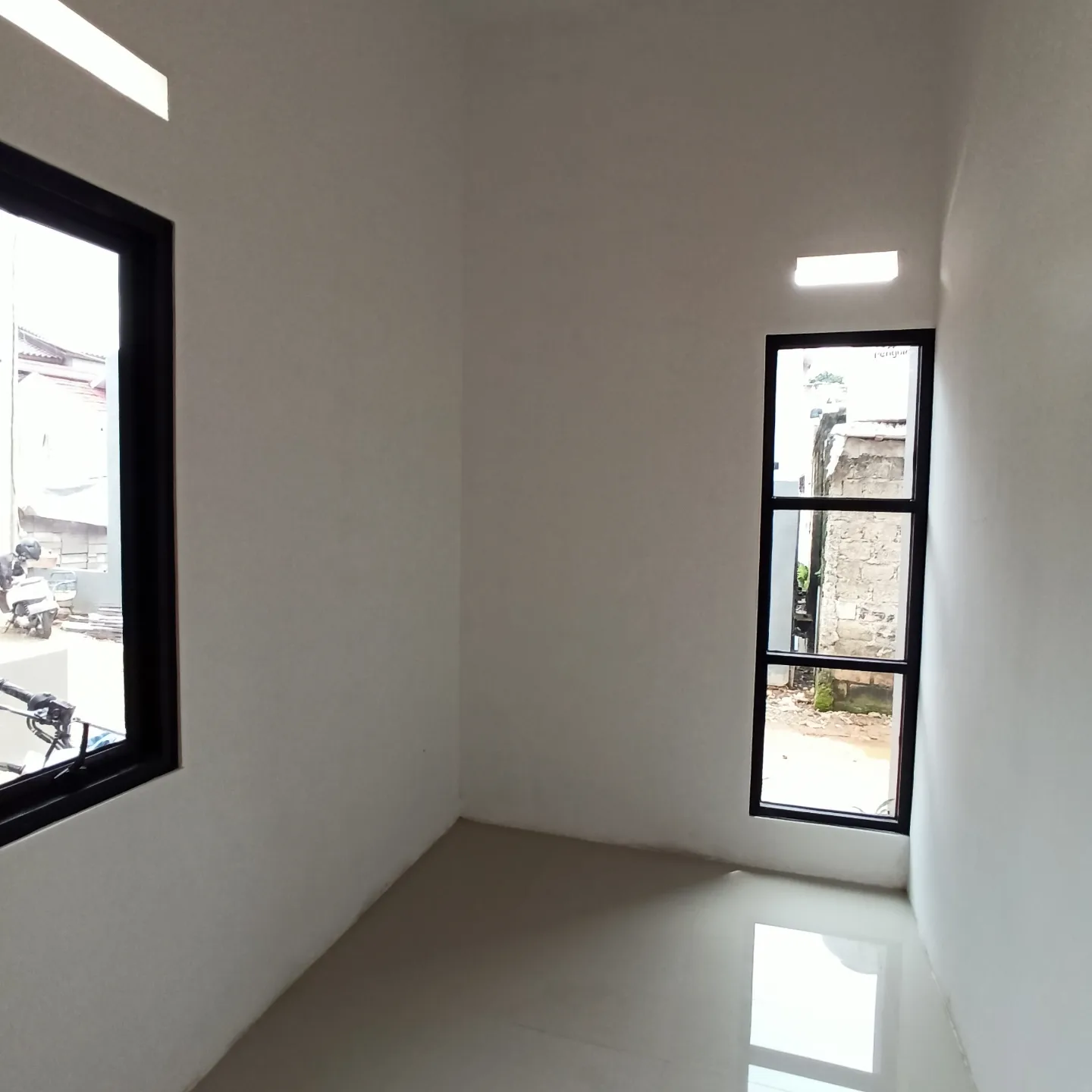 dijual rumah jln raya cipayung