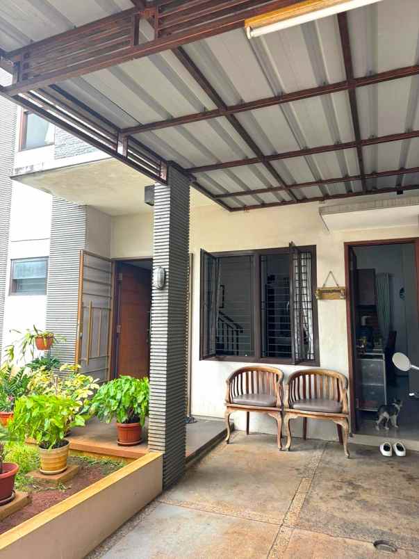 dijual rumah jln raya kebayoran lama