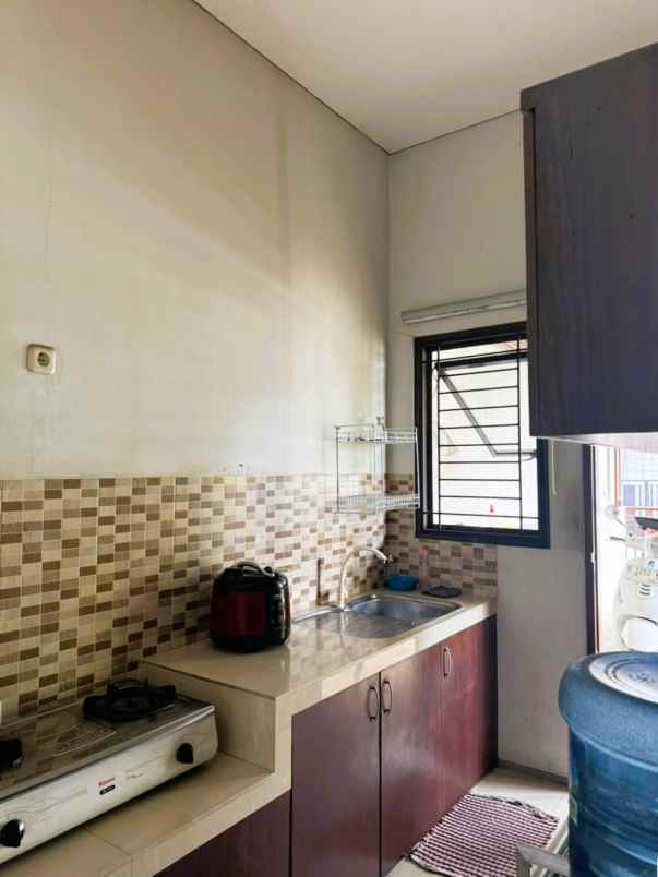 dijual rumah jln raya kebayoran lama