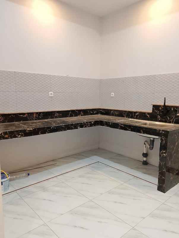 dijual rumah jln tabroni