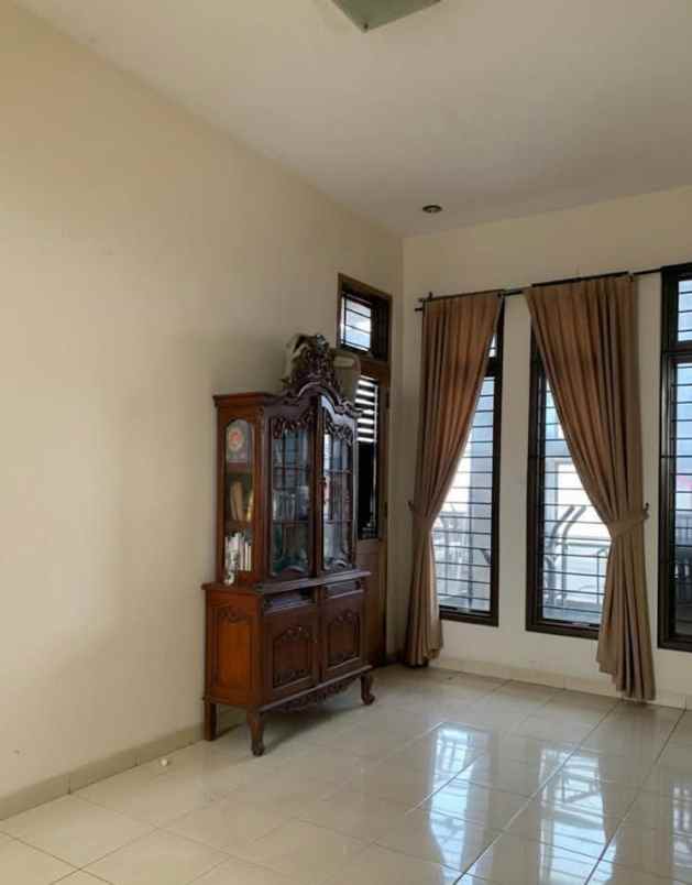 dijual rumah juanda