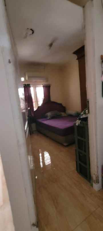 dijual rumah jurang manggu timur