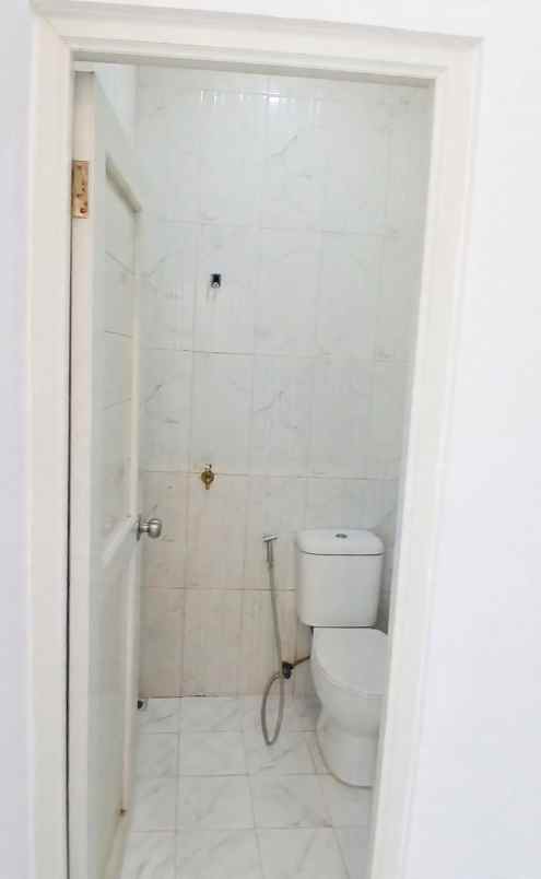 dijual rumah kalibaru cilodong depok