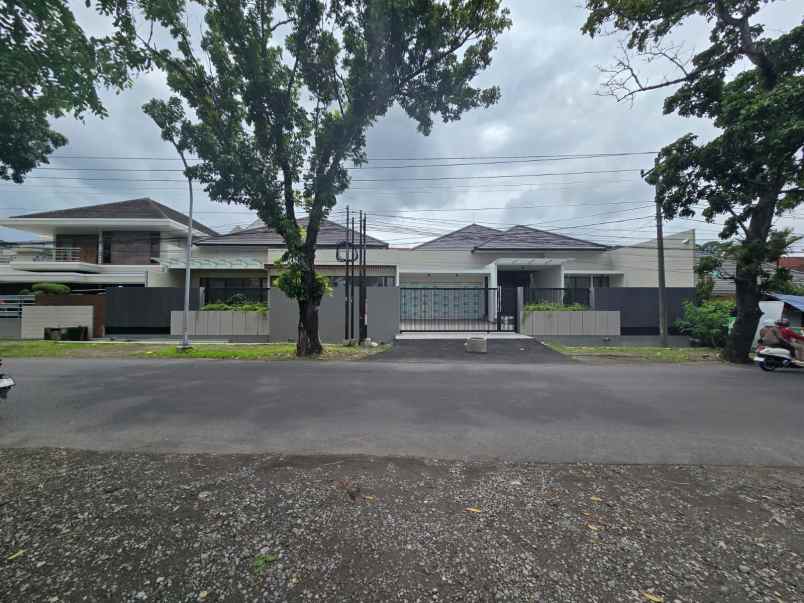 dijual rumah kantor muradi kembangarum semarang barat