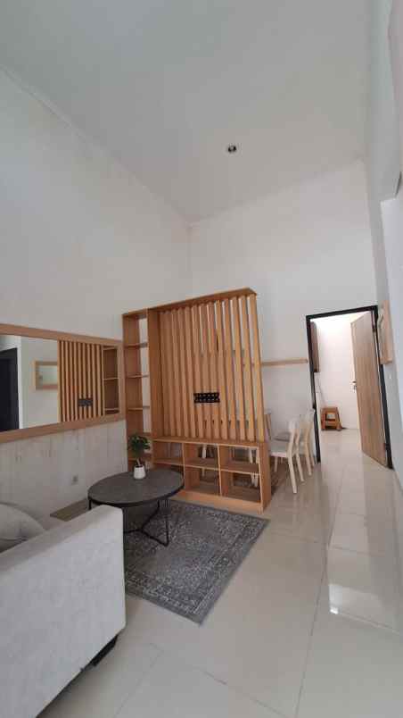 dijual rumah karang satria