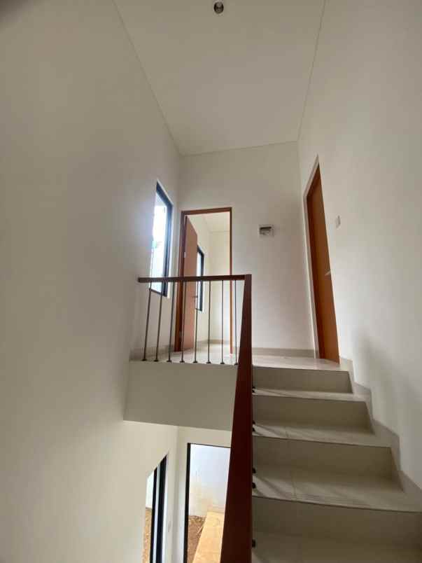 dijual rumah karanggan gunung putri bogor