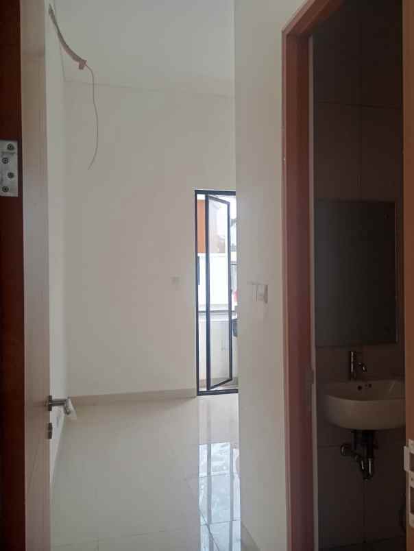 dijual rumah karanggan gunung putri bogor