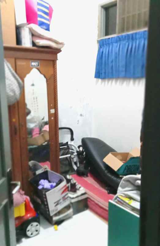 dijual rumah kayu putih