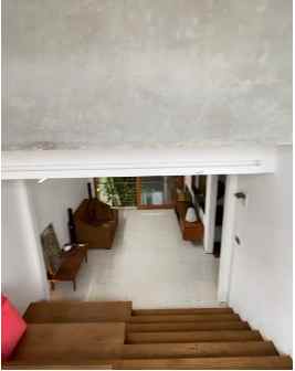 dijual rumah kayu putih