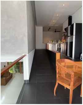 dijual rumah kayu putih