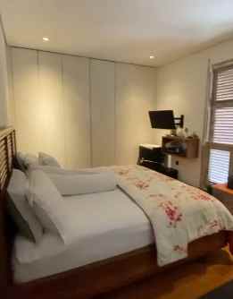 dijual rumah kayu putih