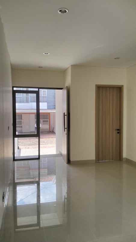 dijual rumah kel sukamiskin arcamanik