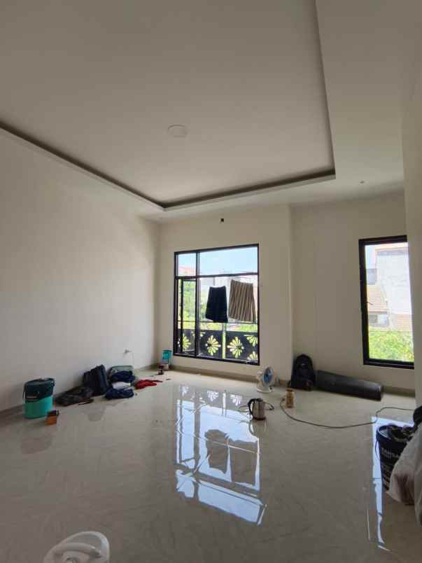 dijual rumah kelapa lilin kelapa gading