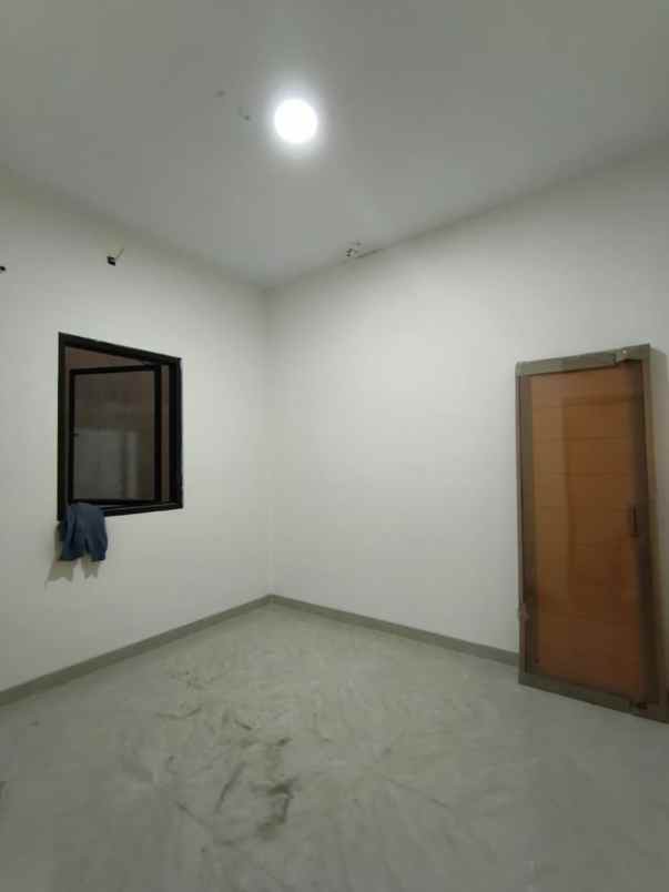 dijual rumah kelapa lilin kelapa gading