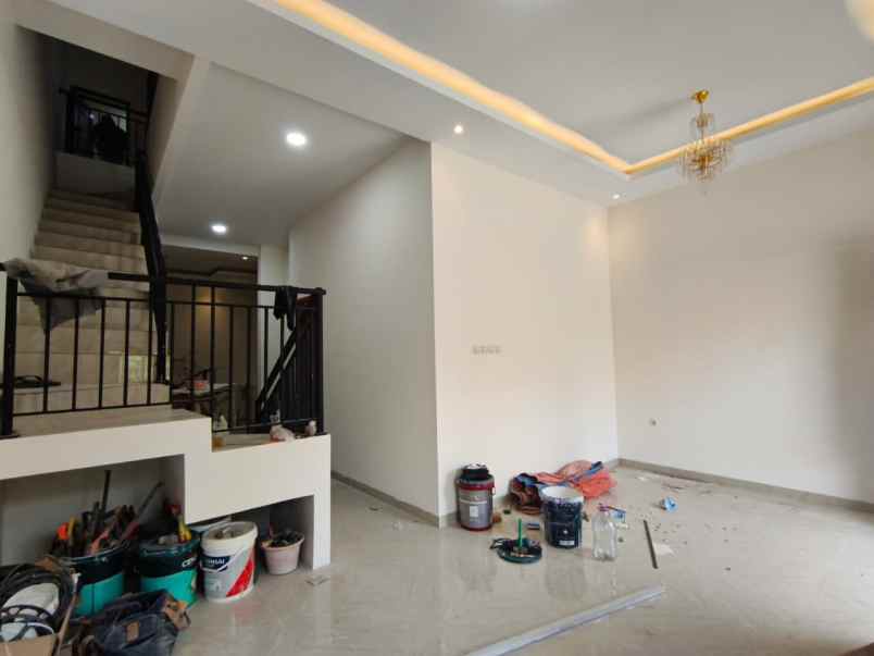 dijual rumah kelapa lilin kelapa gading