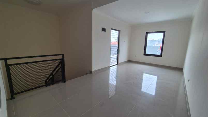 dijual rumah kelapa nias kelapa gading