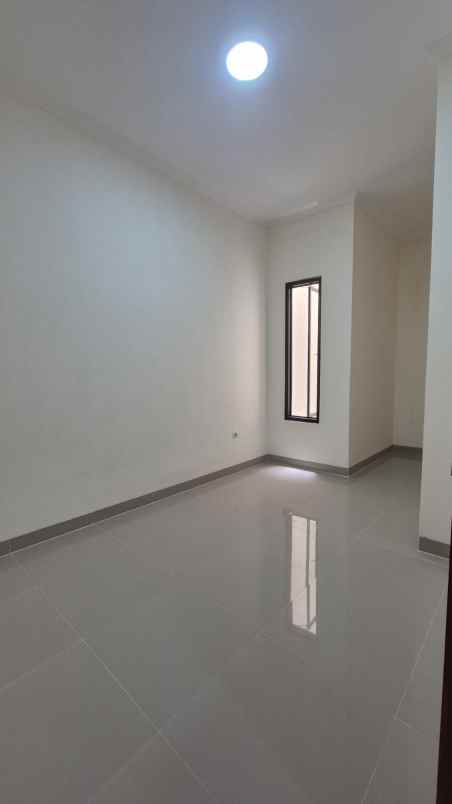 dijual rumah kelapa nias kelapa gading