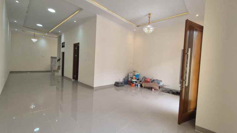 dijual rumah kelapa nias kelapa gading