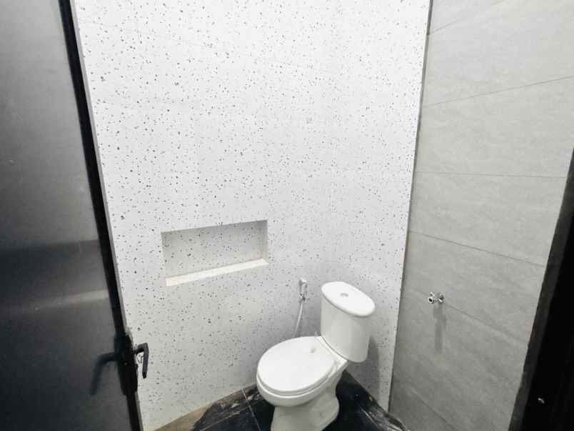 dijual rumah kencana tanah sareal